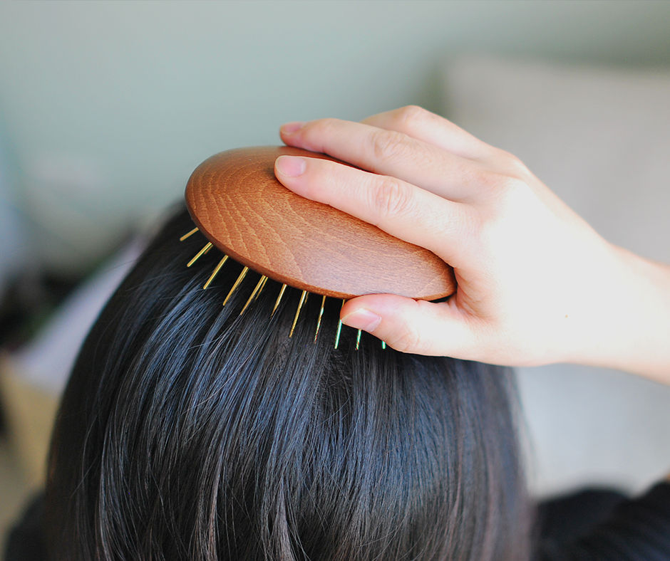 AURAI歐萊依 【質感黑】Rua針好梳 遠紅外線按摩梳(24k金針)