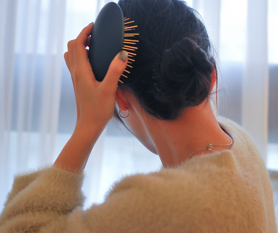 AURAI歐萊依 【大地綠】Rua針好梳 遠紅外線按摩梳(24k金針)